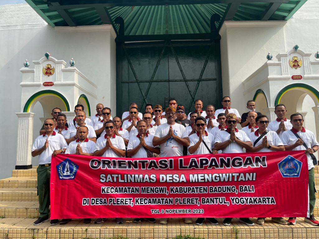 Satlinmas Desa Mengwitani Dan Lpm Desa Mengwitani Melakukan Orientasi